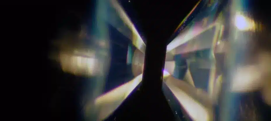 Físicos apenas sintetizaram cristais do material que pensamos estar no núcleo da Terra