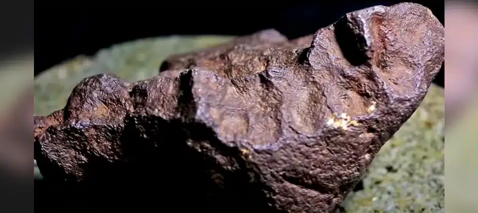 Homem usa meteorito como batente de porta por décadas. Acabou valendo uma fortuna.